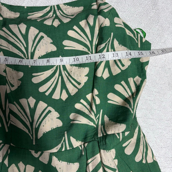 NWOT Monteau LA Summer Wedding Lightweight Green Tropical Leaf Jumpsuit Size M - Picture 4 of 9